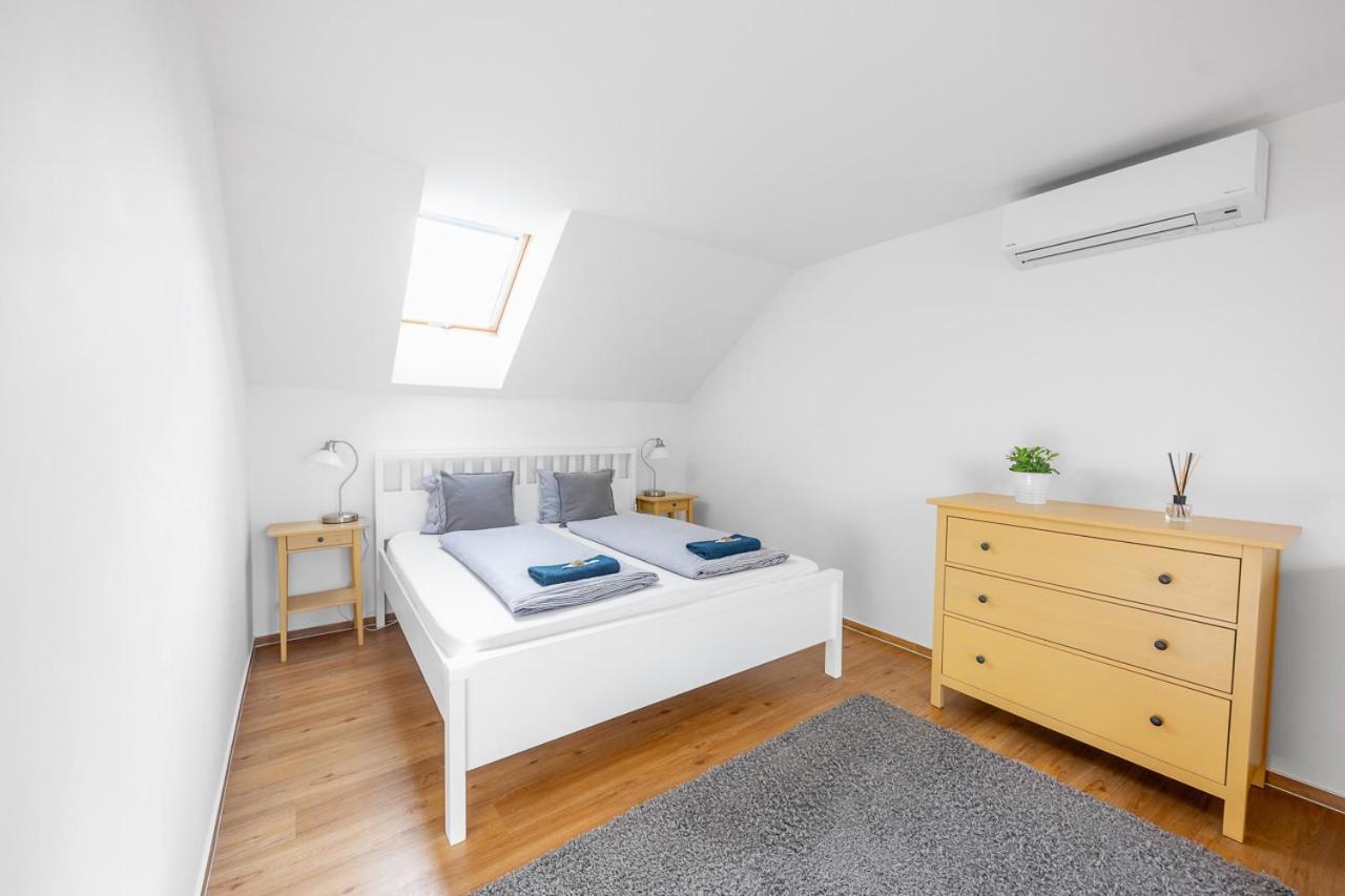 Apartman Ema Dolní Dunajovice Exterior foto